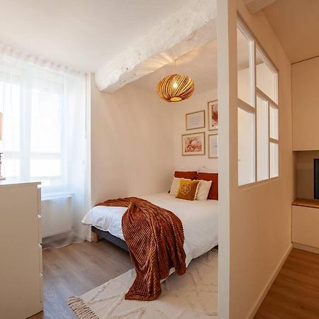 Le Cocoon - Appartement Dans Maison Du Xviieme Siecle ฟูแฌร์ ภายนอก รูปภาพ