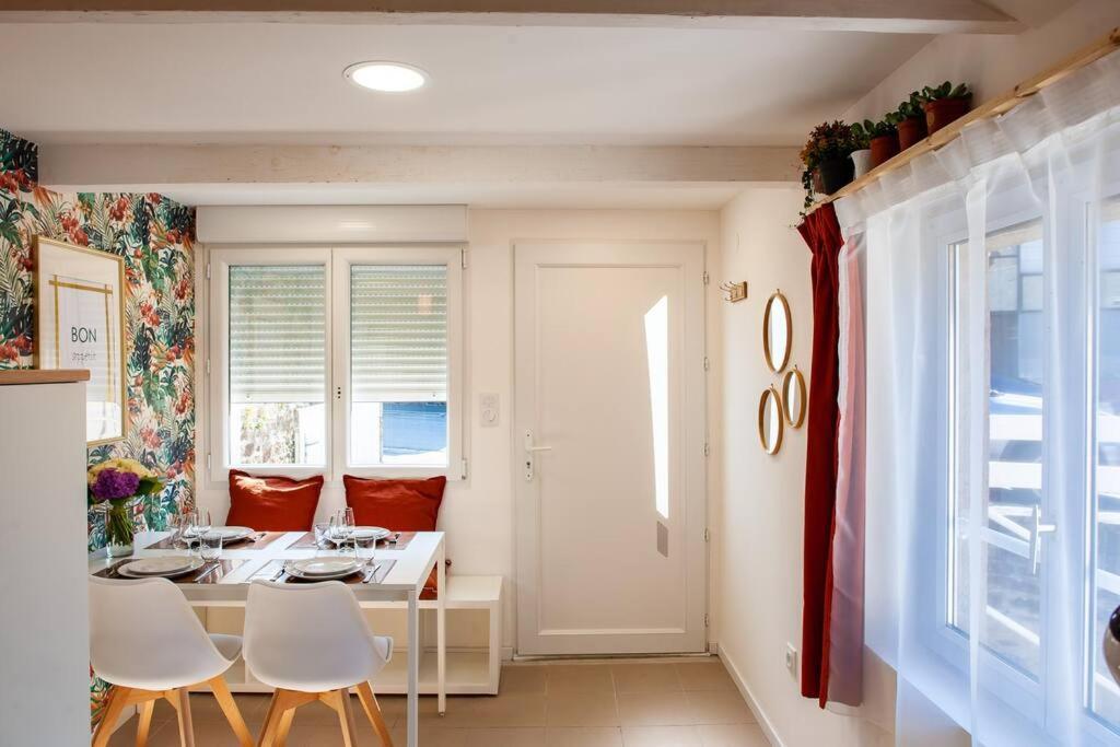 Le Cocoon - Appartement Dans Maison Du Xviieme Siecle ฟูแฌร์ ภายนอก รูปภาพ