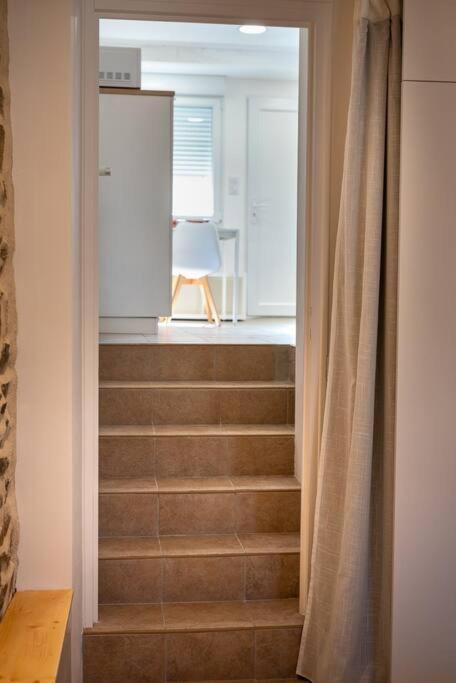Le Cocoon - Appartement Dans Maison Du Xviieme Siecle ฟูแฌร์ ภายนอก รูปภาพ