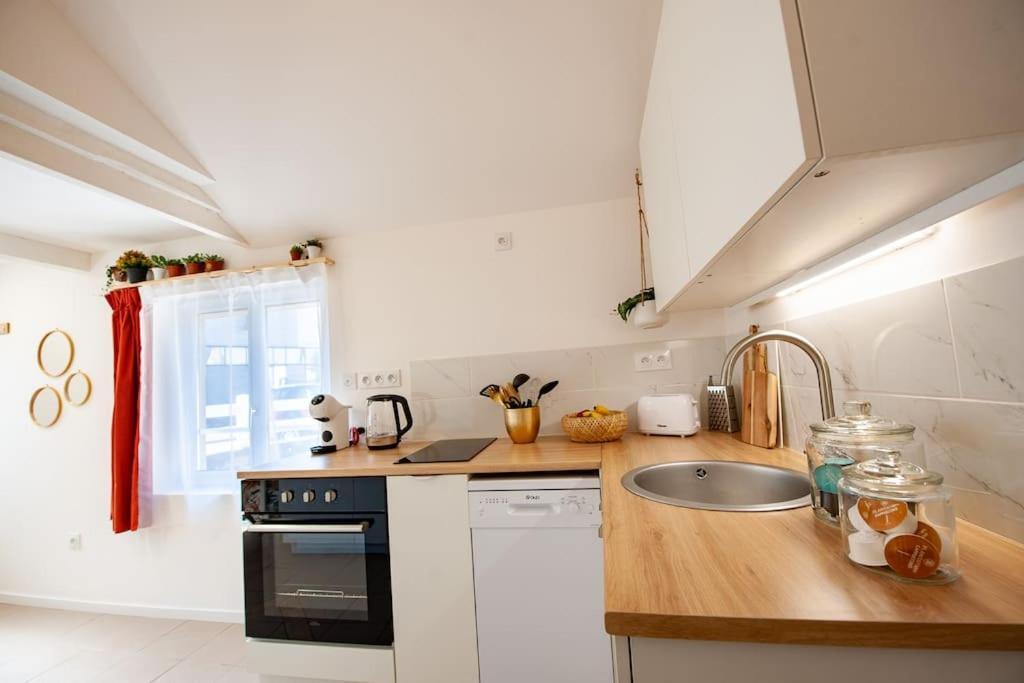 Le Cocoon - Appartement Dans Maison Du Xviieme Siecle ฟูแฌร์ ภายนอก รูปภาพ